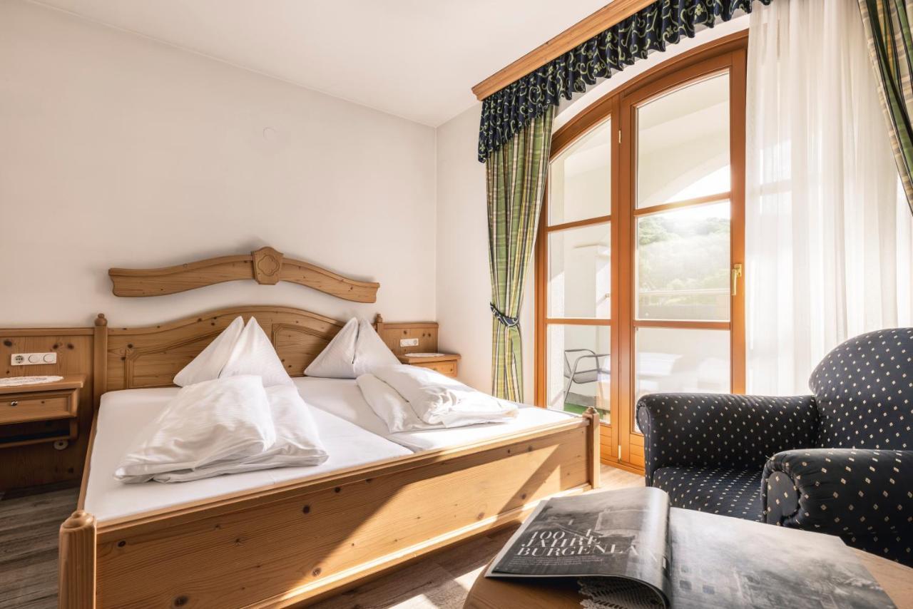 Genussgasthof & Hotel Beim Krutzler Heiligenbrunn Esterno foto