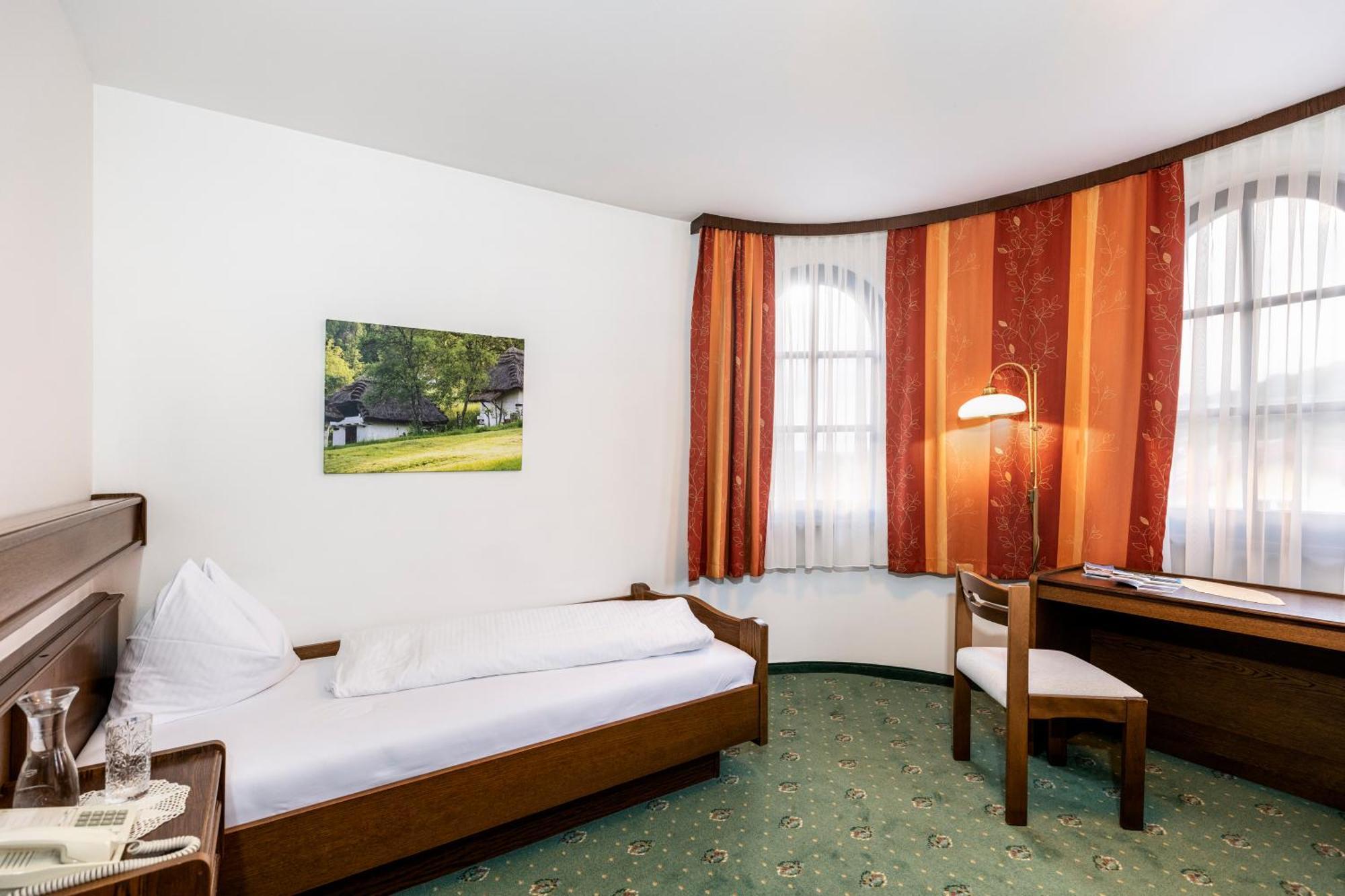 Genussgasthof & Hotel Beim Krutzler Heiligenbrunn Esterno foto